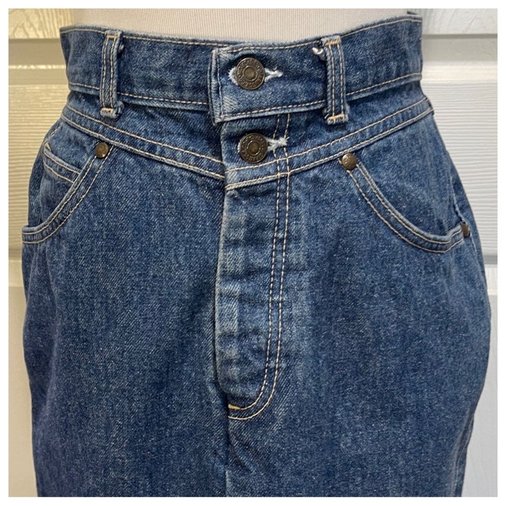 Vintage Levi’s denim jean skirt - Picture 3 of 9